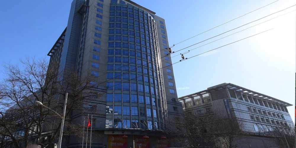 北礦磁材科技用高服氣流篩解決磁性材料的精度、細(xì)度及環(huán)境污染問題